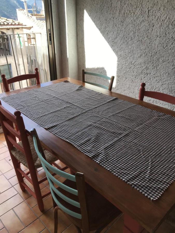Hostal Casiano Camarasa Kültér fotó